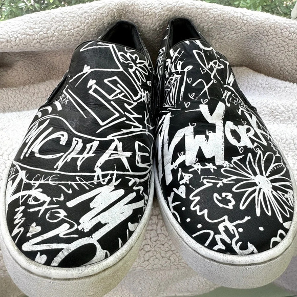 Michael Kors New York “Keaton” Black and White Leather upper white sole 9.5. VGC - Picture 5 of 16